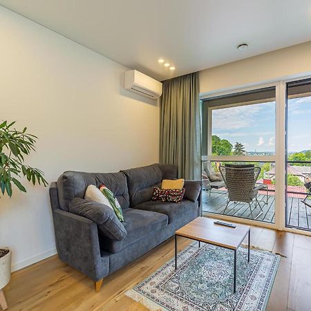 Sky Apartment With Free Parking And Balcony & Ac Kaunas Exteriér fotografie