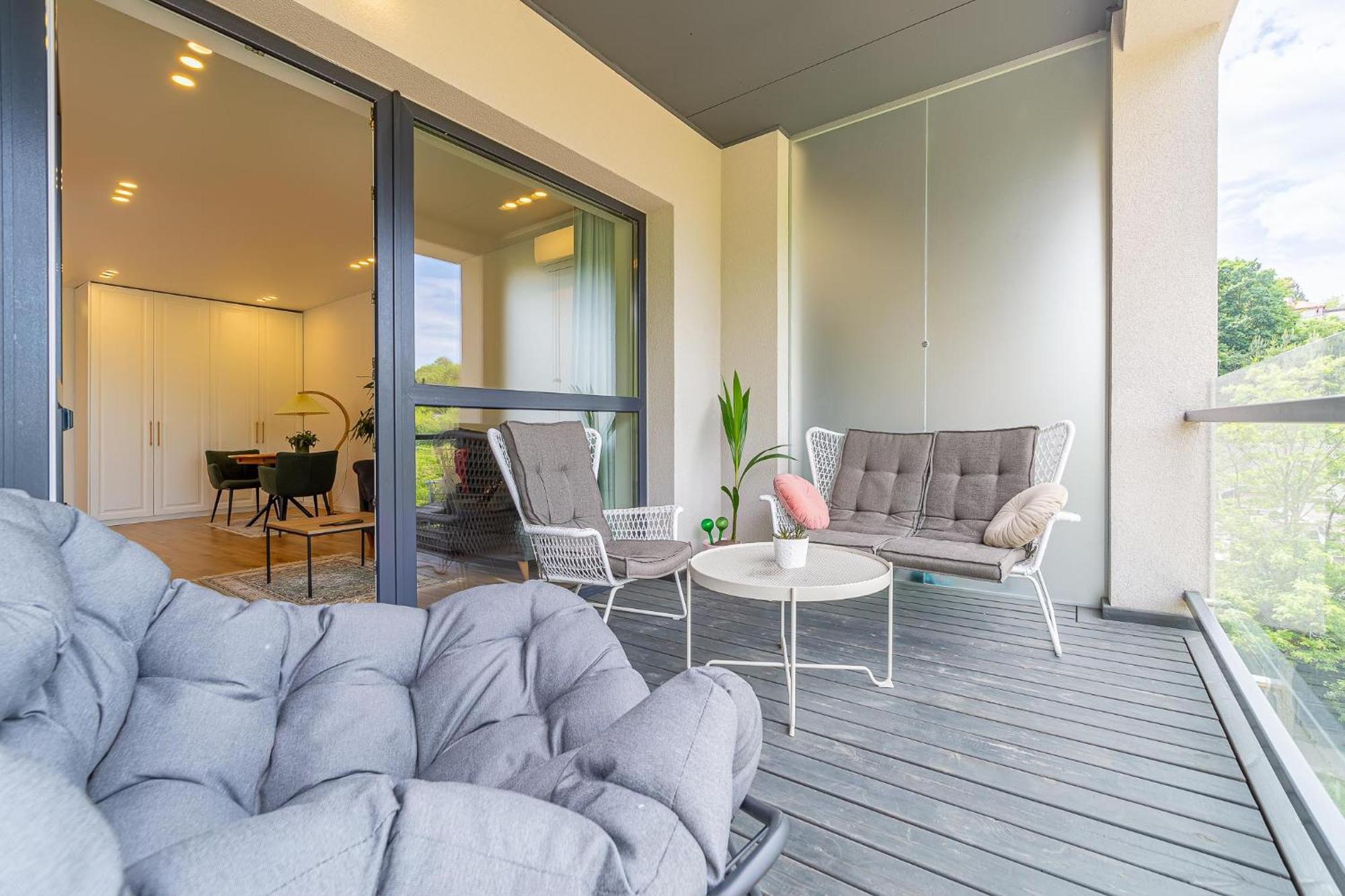 Sky Apartment With Free Parking And Balcony & Ac Kaunas Exteriér fotografie