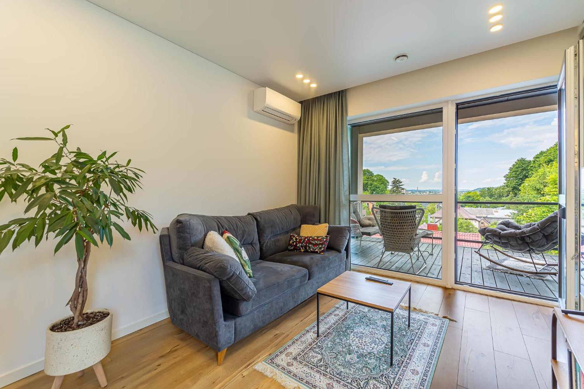Sky Apartment With Free Parking And Balcony & Ac Kaunas Exteriér fotografie